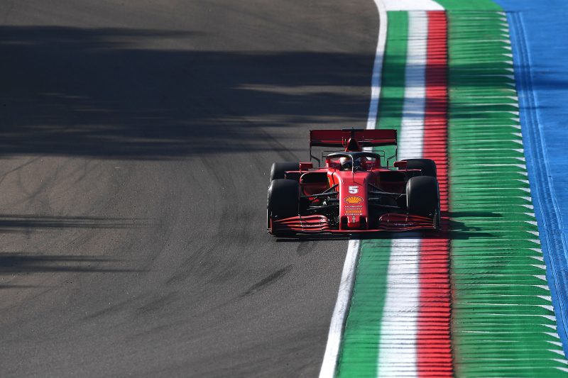 Sebastian Vettel a bordo della SF1000 presso l'Autodromo Enzo e Dino Ferrari di Imola. | The Rulebook - Limiti di pista in Formula 1