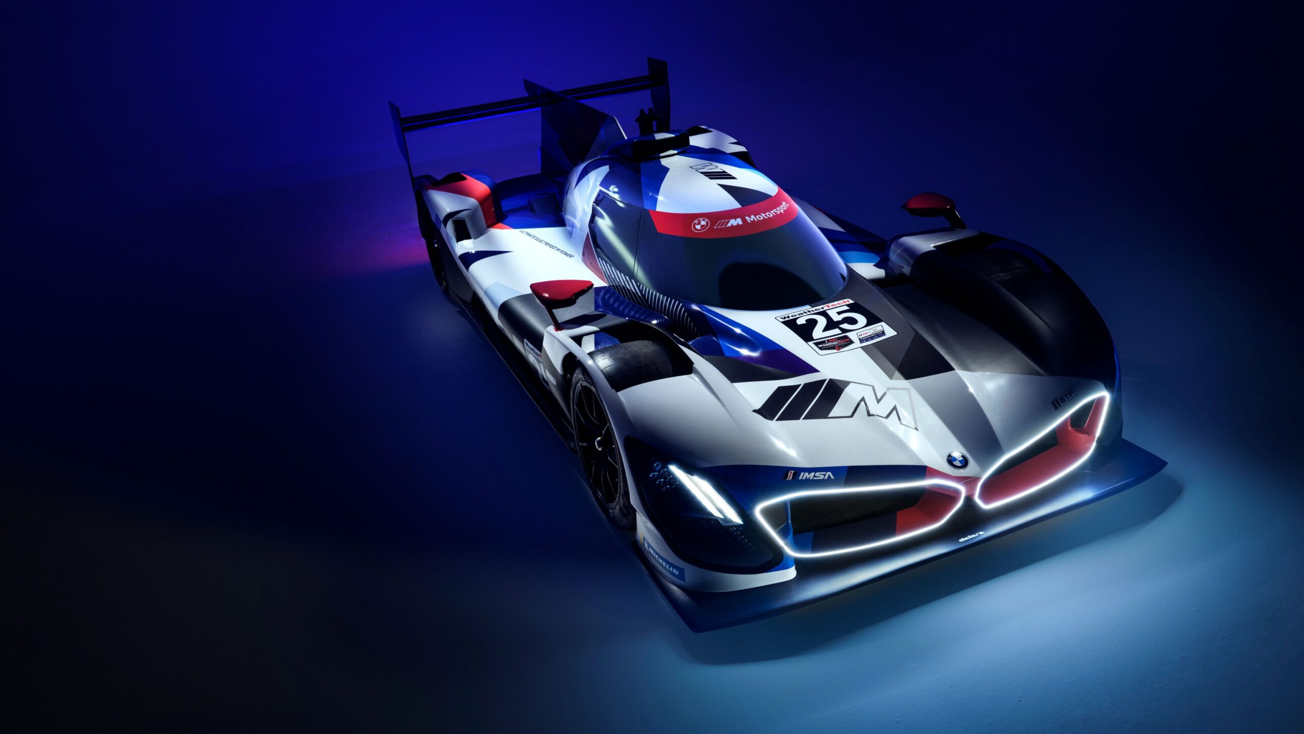 BMW M Hybrid V8 - Livery Reveal 4