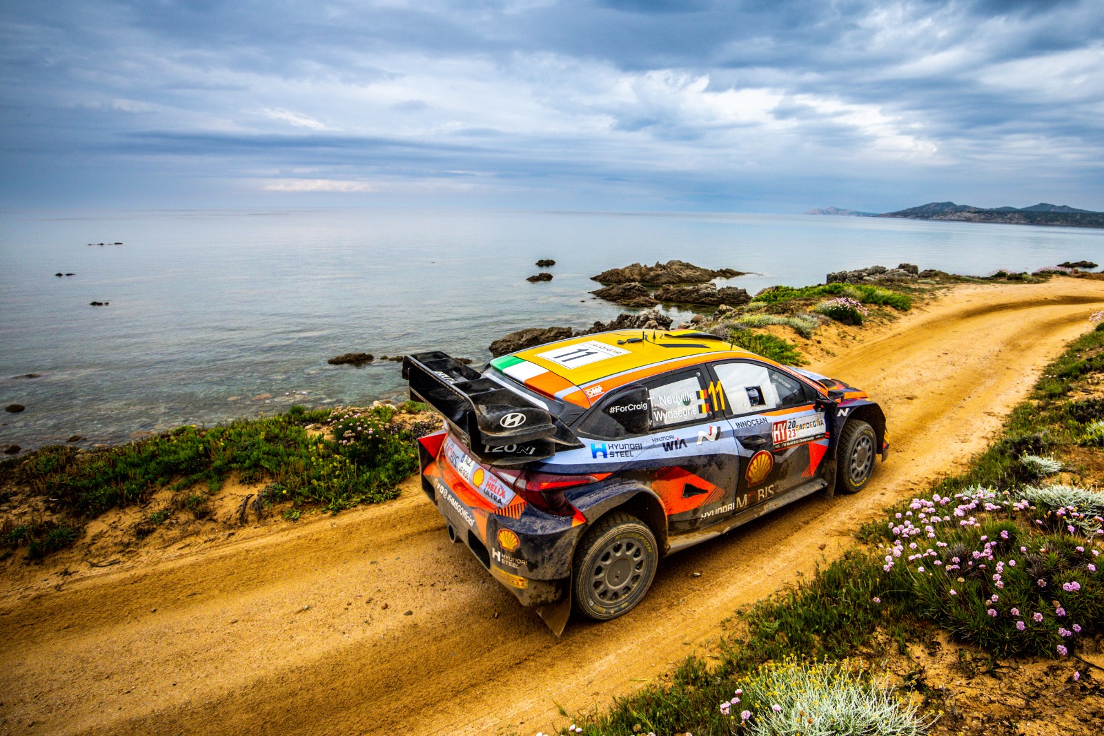WRC Neuville si sblocca e vince il Rally Italia Sardegna