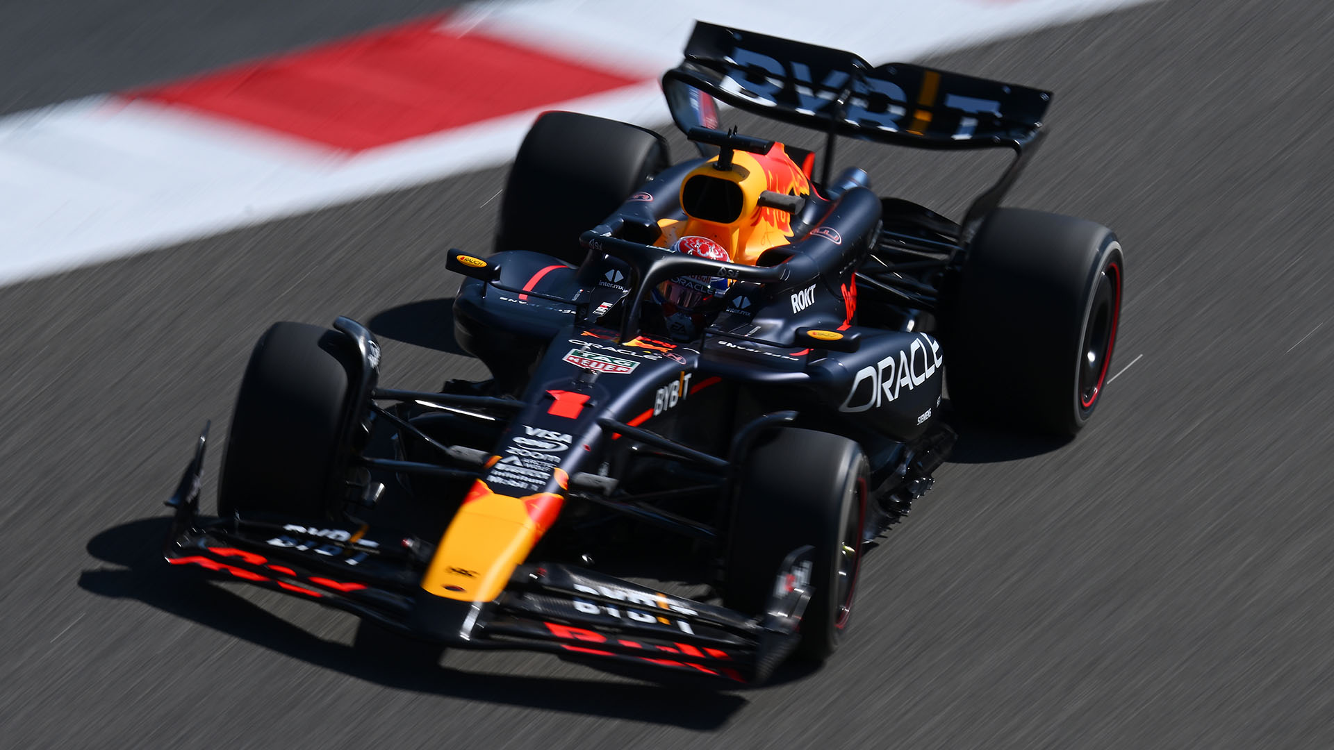 F1 Test Bahrain 2025, Day 1 Verstappen spaventa subito tutti